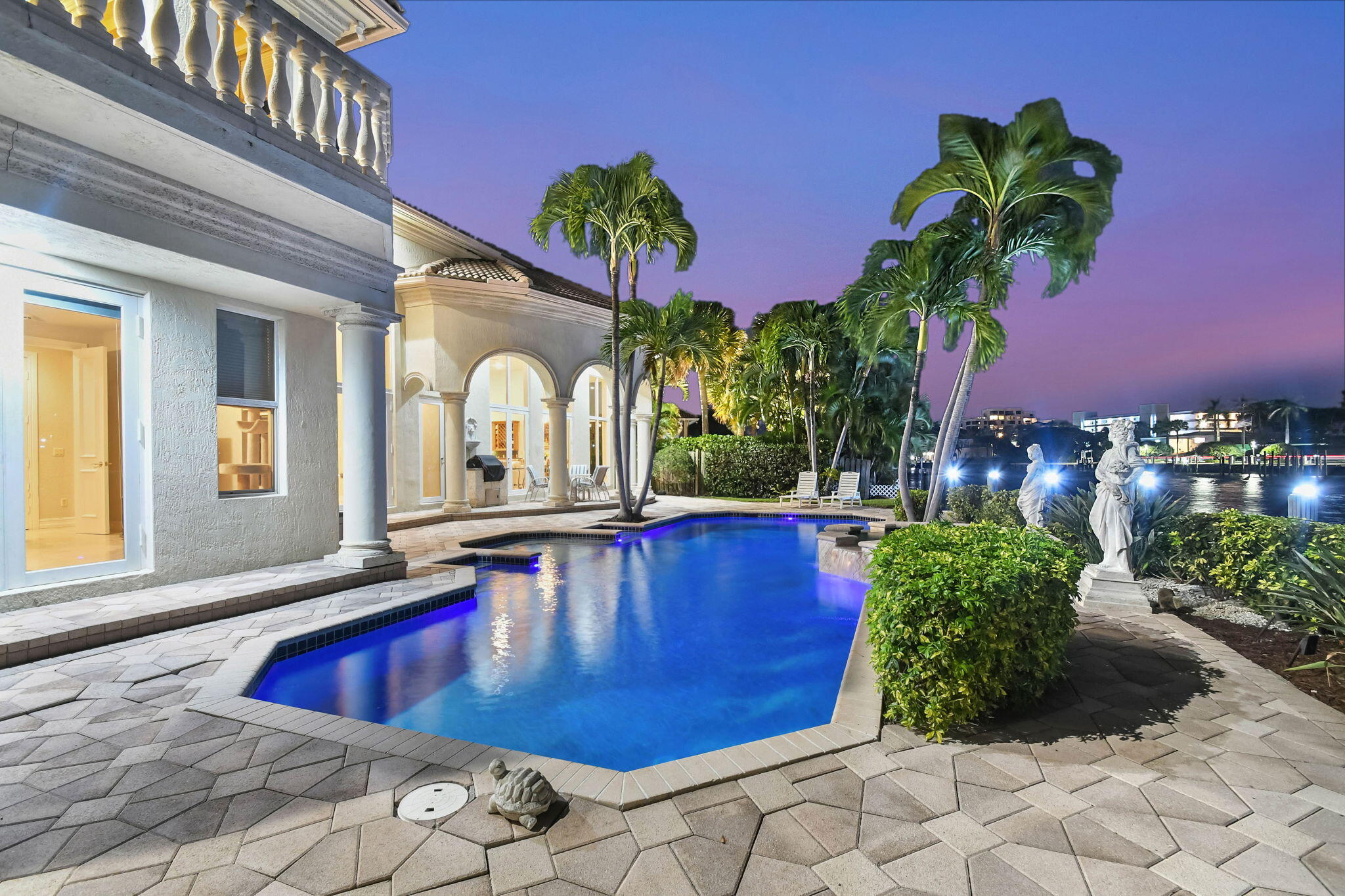 TROPIC ISLE - Residential