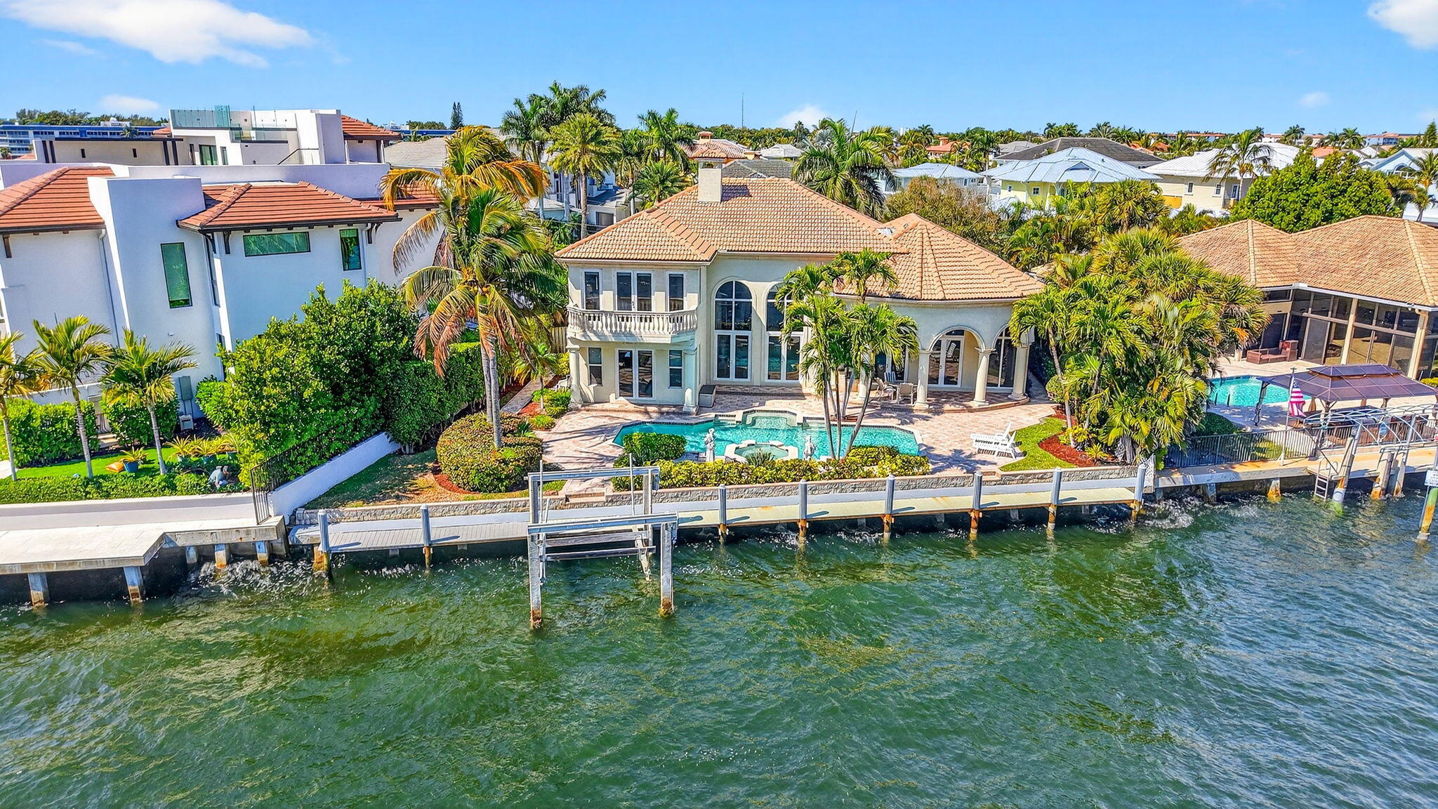 TROPIC ISLE - Residential