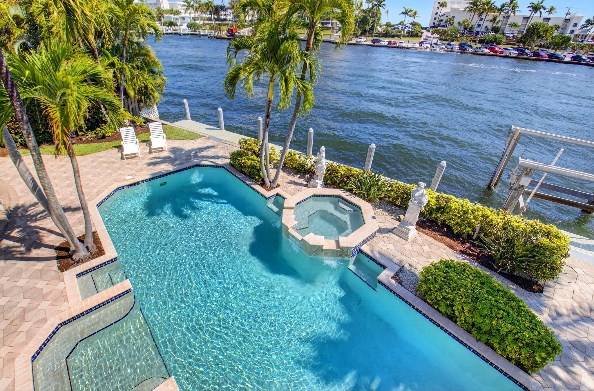 TROPIC ISLE - Residential