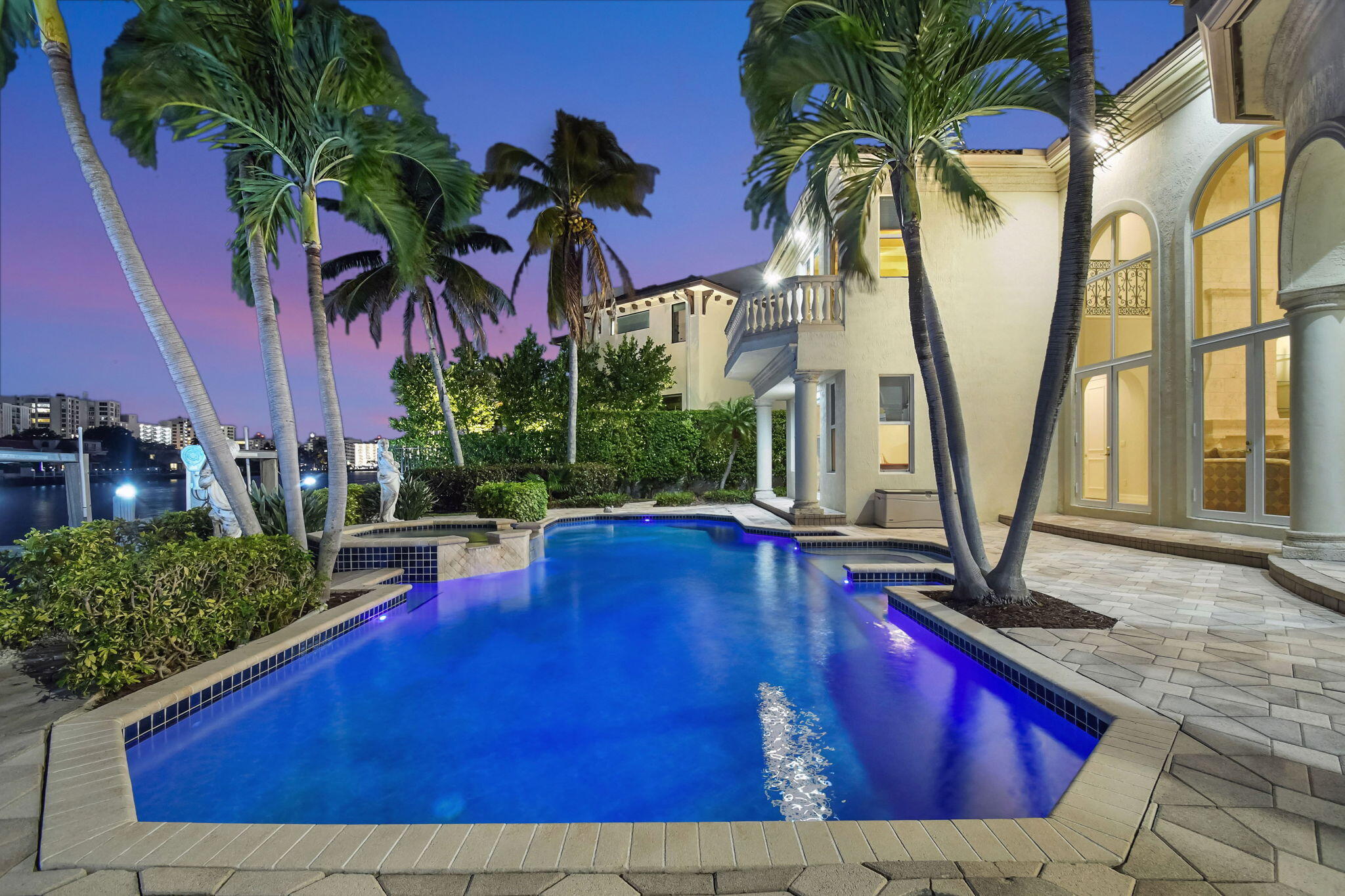 TROPIC ISLE - Residential