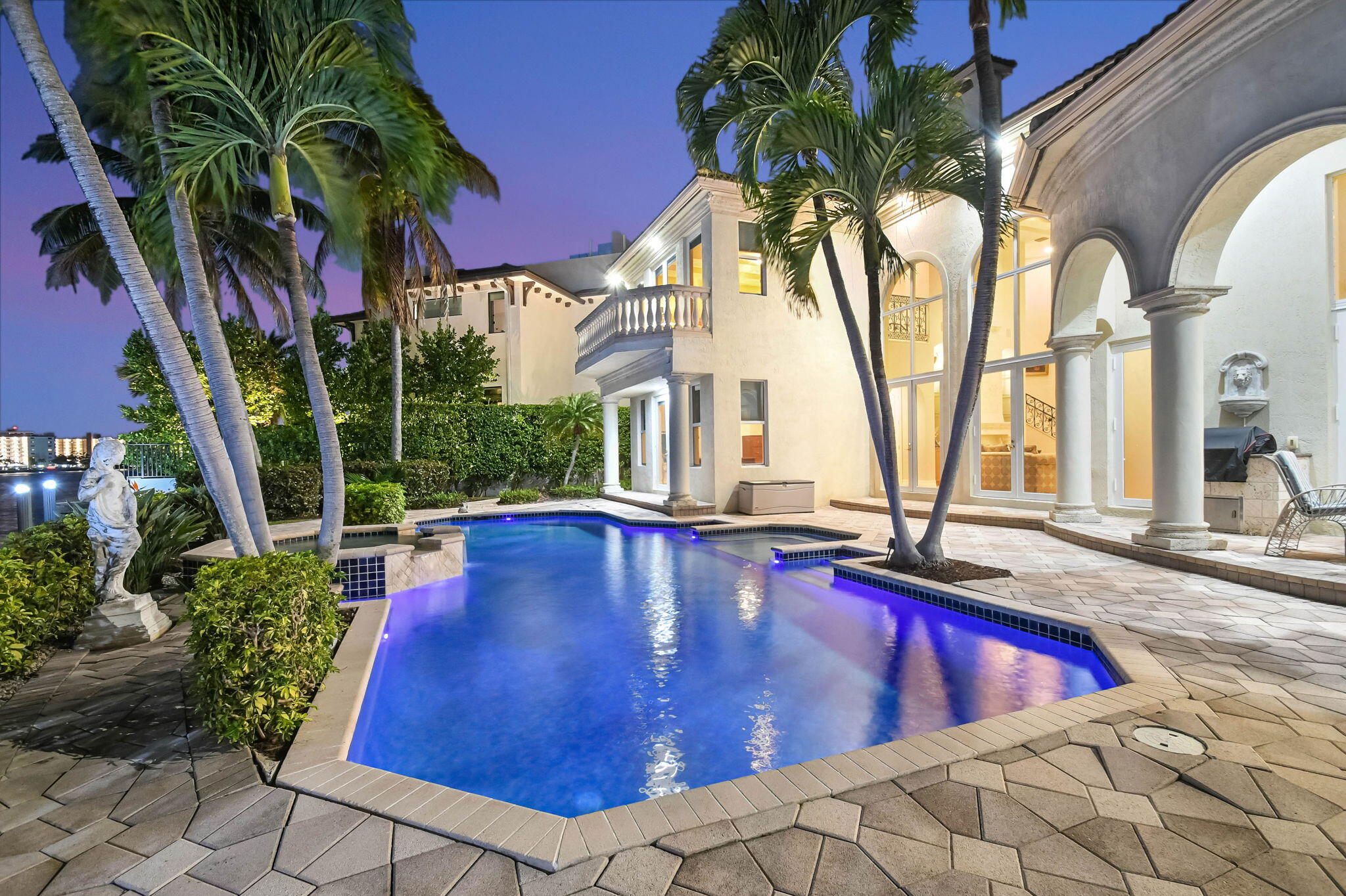 TROPIC ISLE - Residential