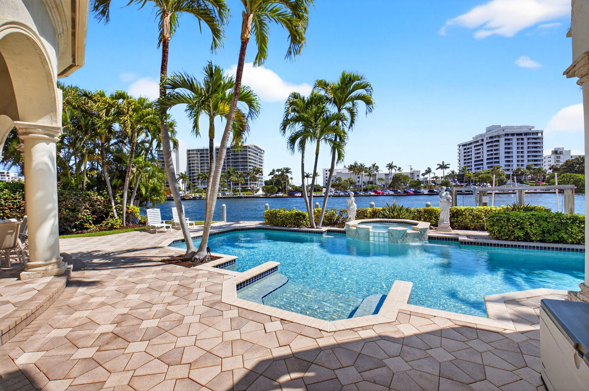 TROPIC ISLE - Residential