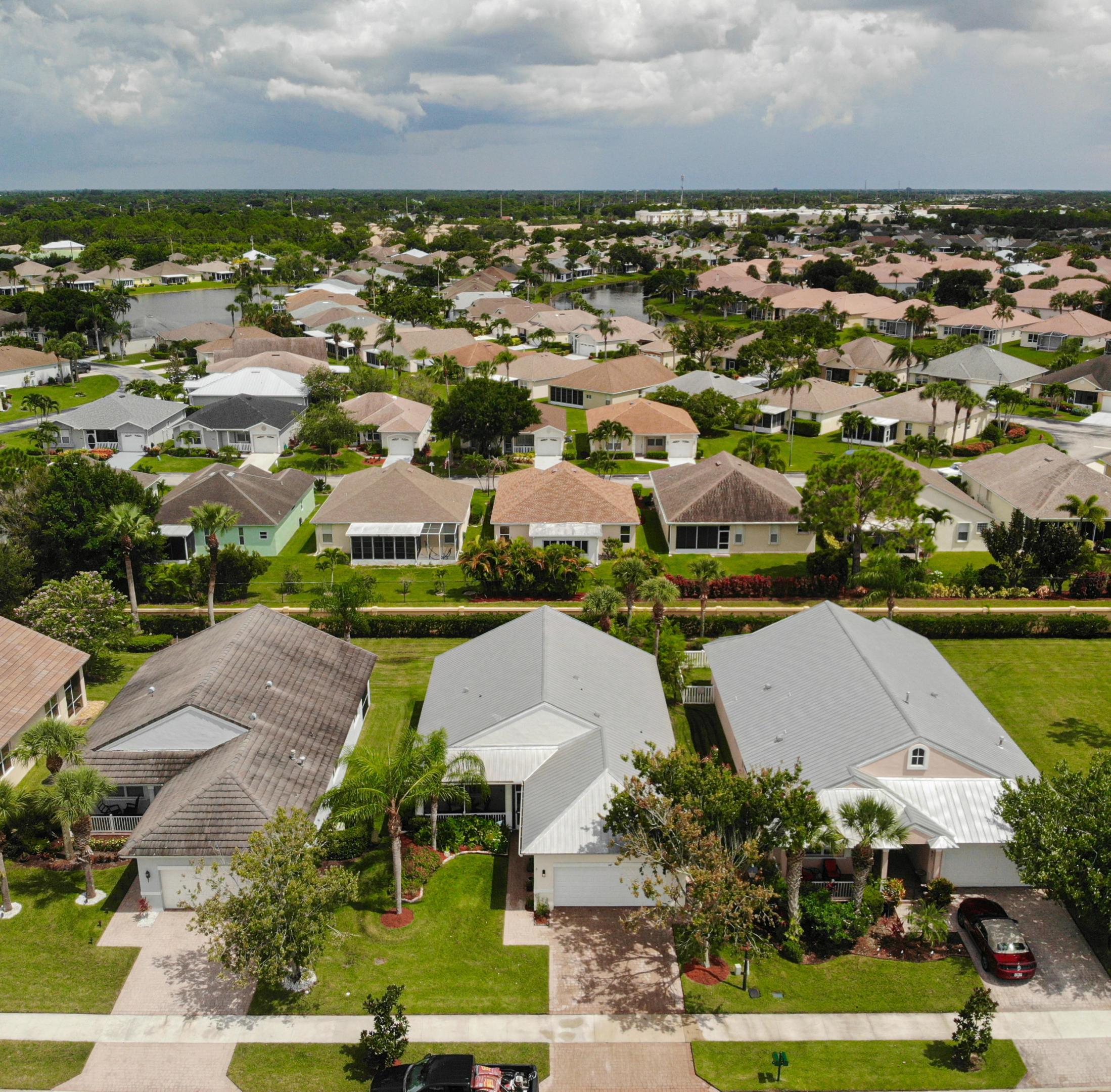 MAGNOLIA LAKES - Residential