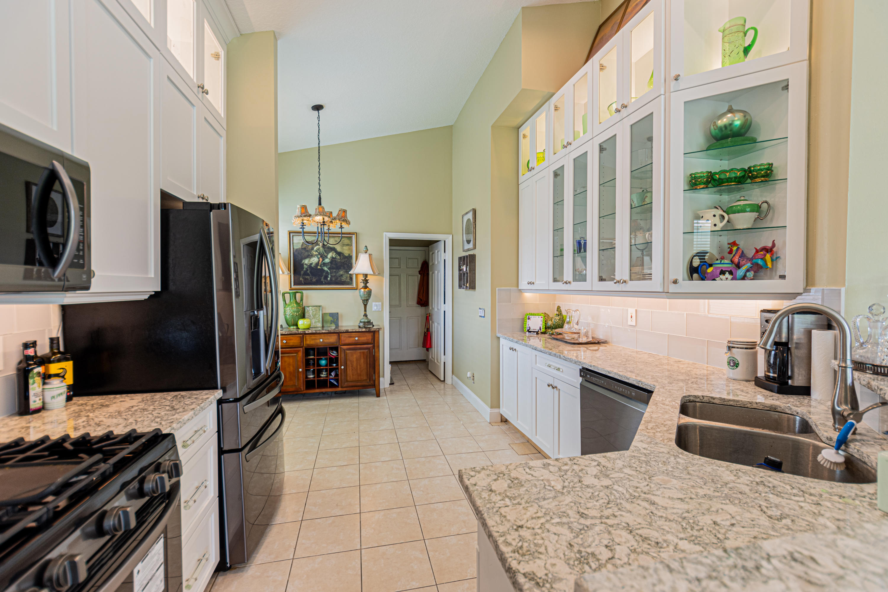 MAGNOLIA LAKES - Residential