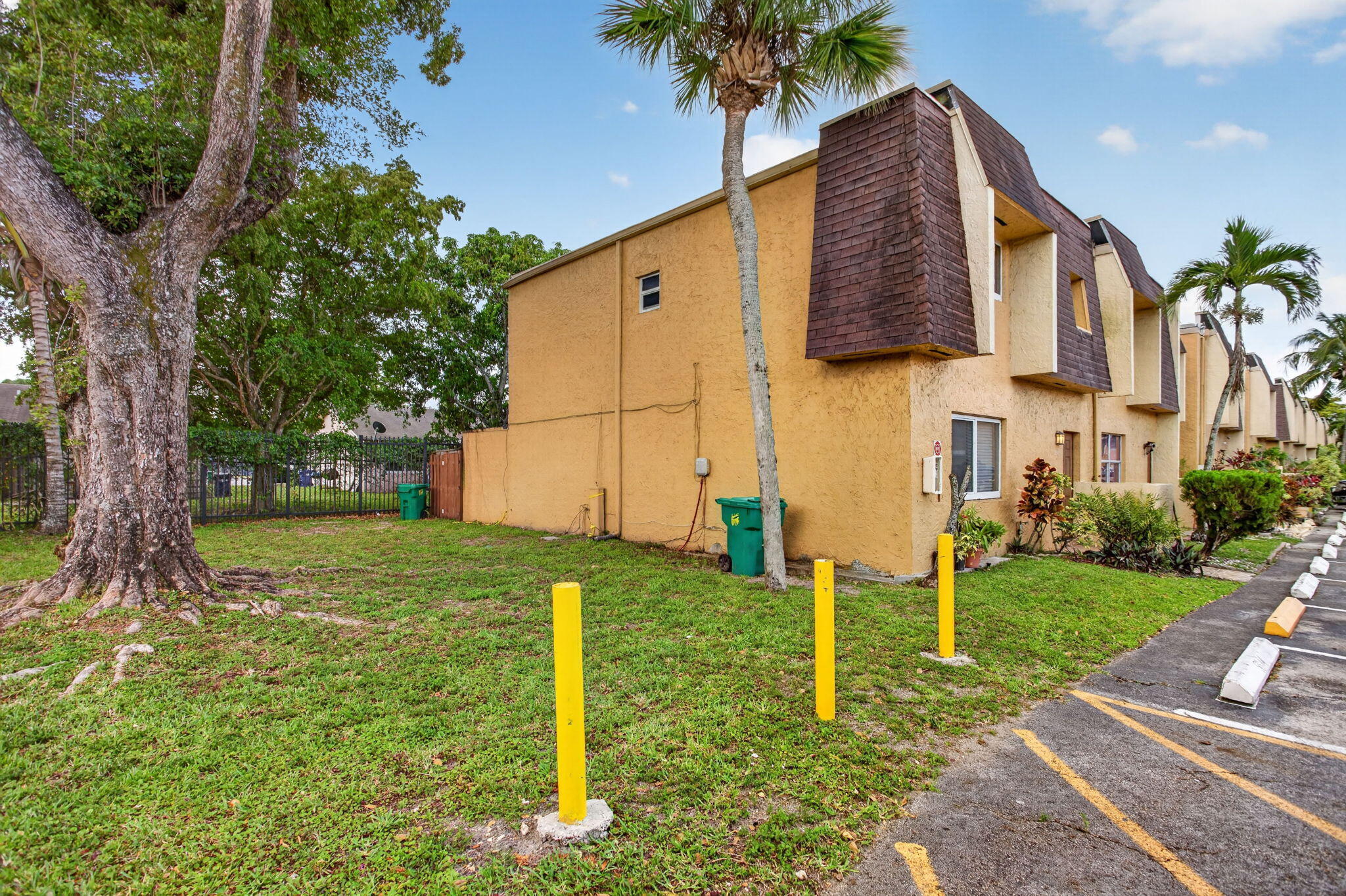 BLUEBERRY HILL I CONDO - Residential