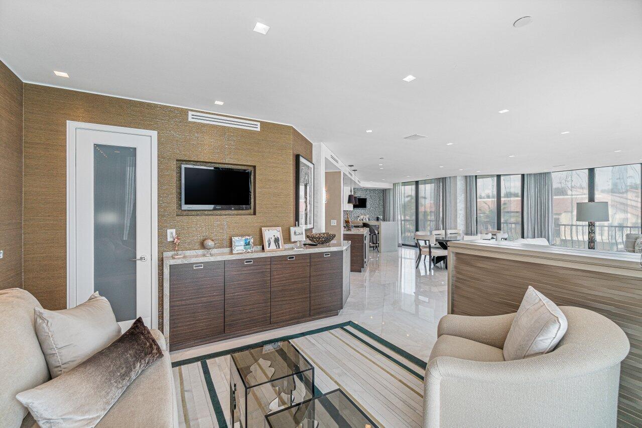 Sloans Curve II - Residential