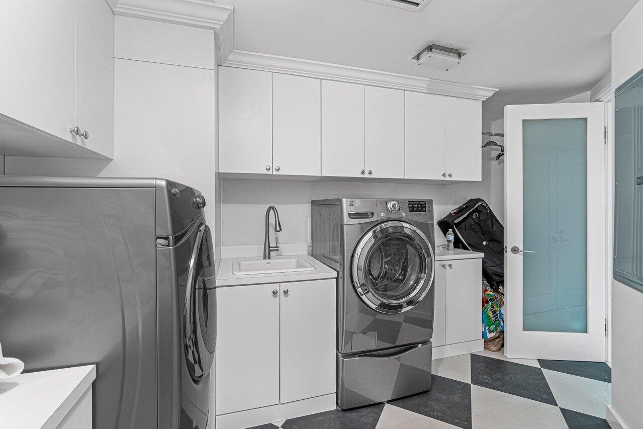 Sloans Curve II - Residential