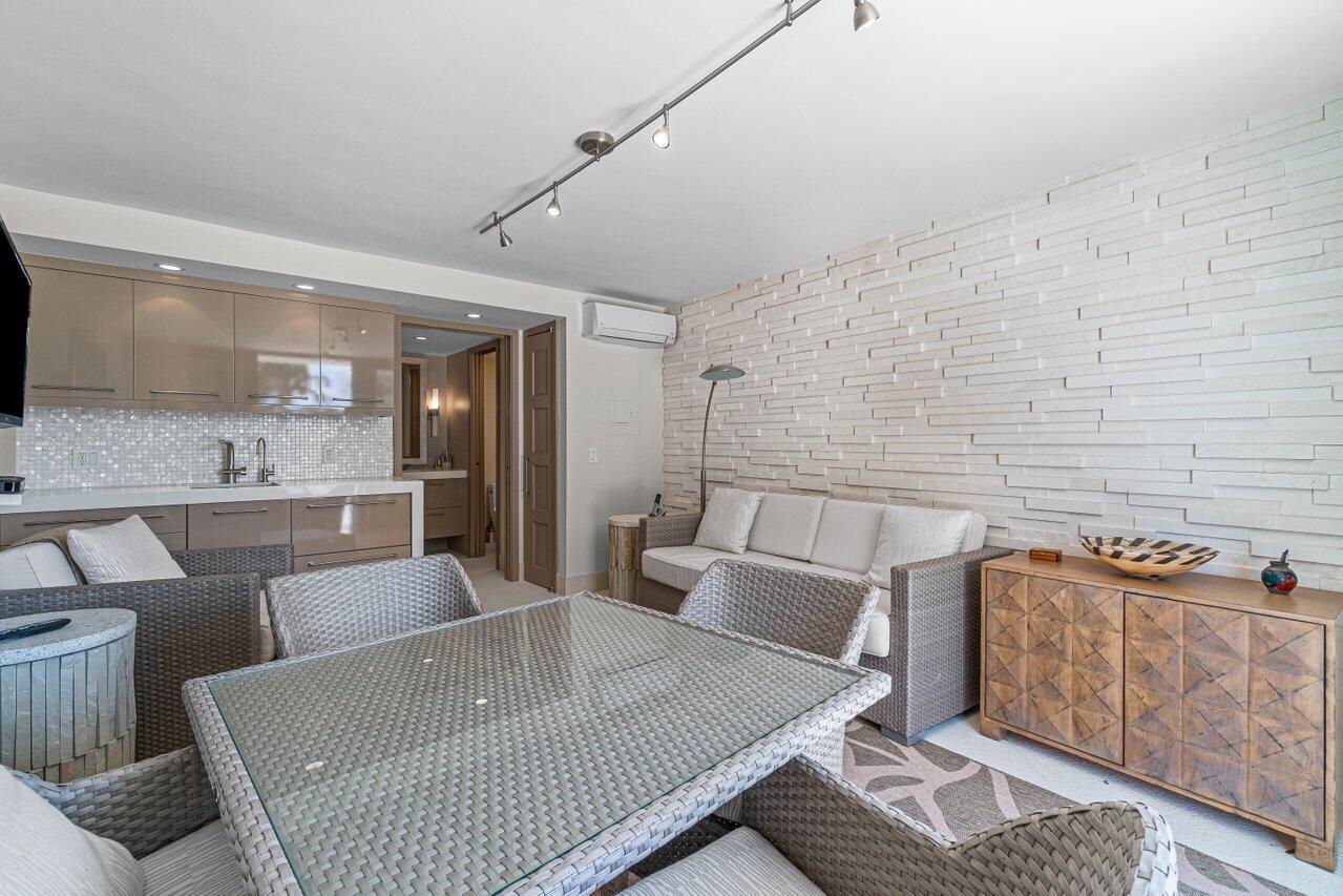 Sloans Curve II - Residential