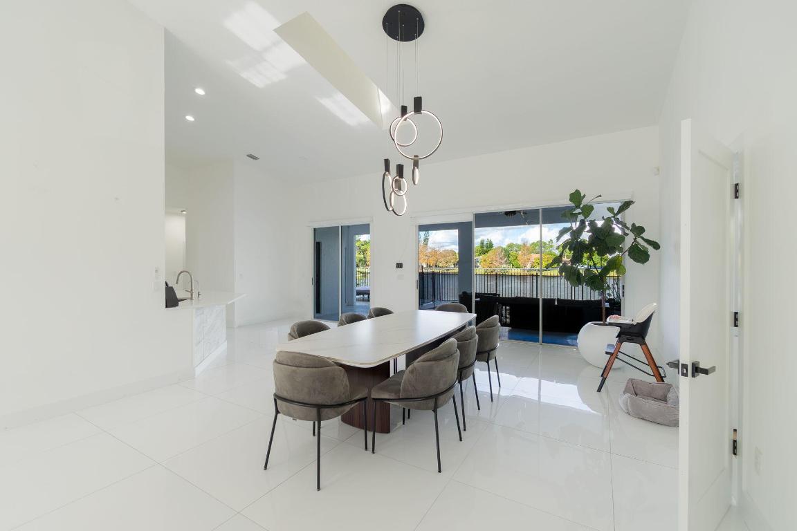 SARATOGA AT ROYAL PALM 1 - Residential