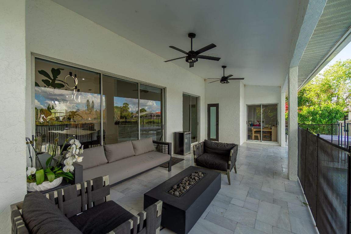 SARATOGA AT ROYAL PALM 1 - Residential