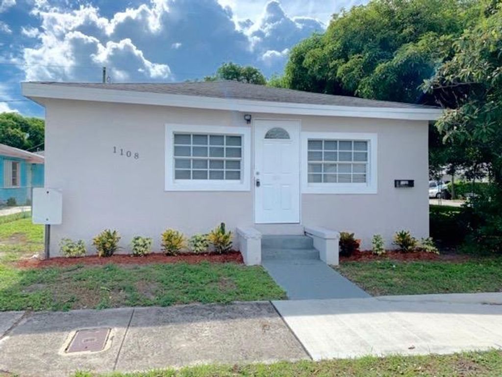 Photo of 1108 State Street, West Palm Beach, FL 33407 (MLS # R10688344)