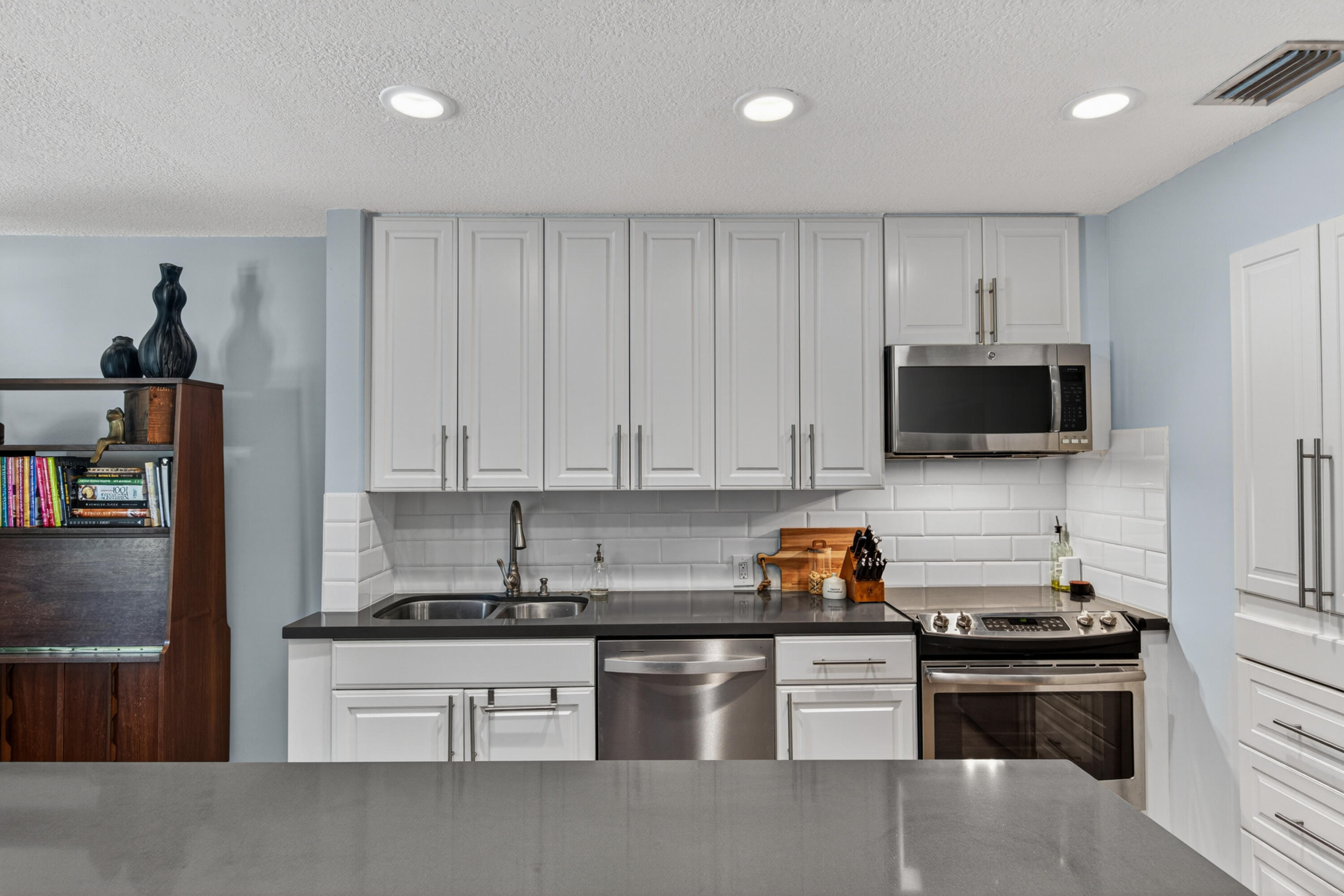 200 NE 17th Court Unit 801