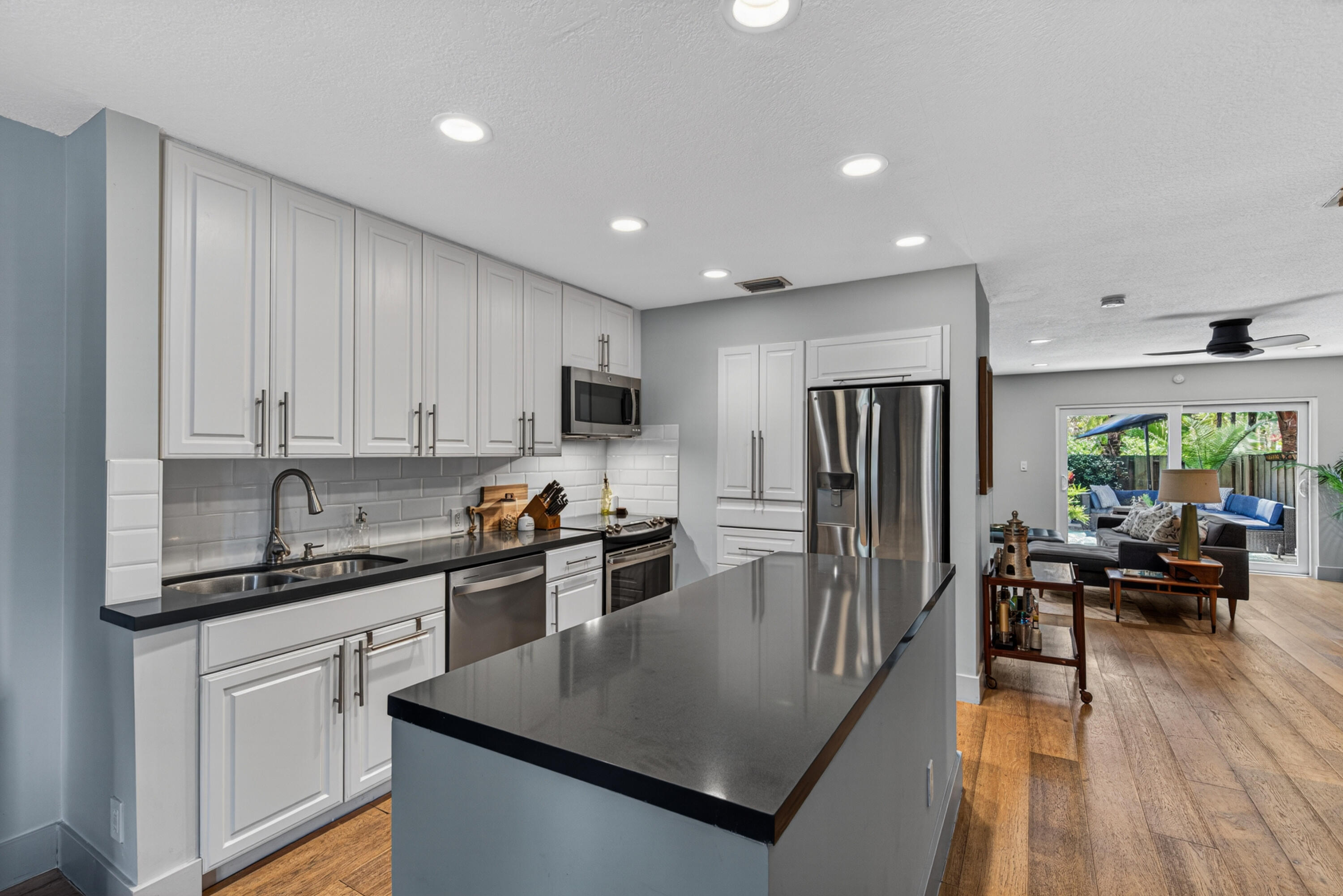 200 NE 17th Court Unit 801