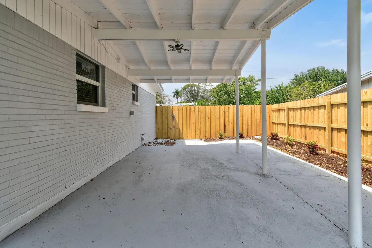 PALM BEACH CABANA COLONY 1 - Residential