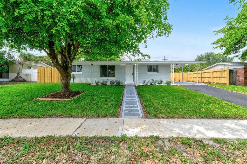 Photo of 12091 Colony Avenue, Palm Beach Gardens, FL 33410 (MLS # B26024364)