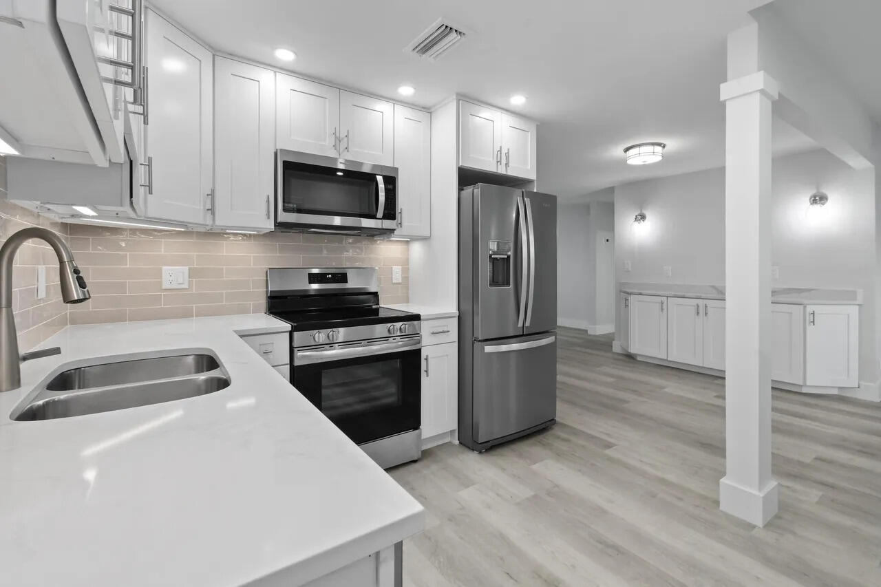 PALM BEACH CABANA COLONY 1 - Residential