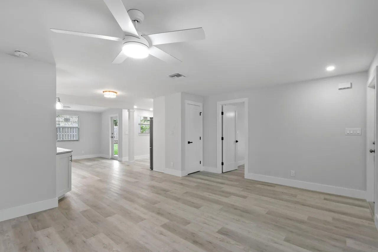 PALM BEACH CABANA COLONY 1 - Residential