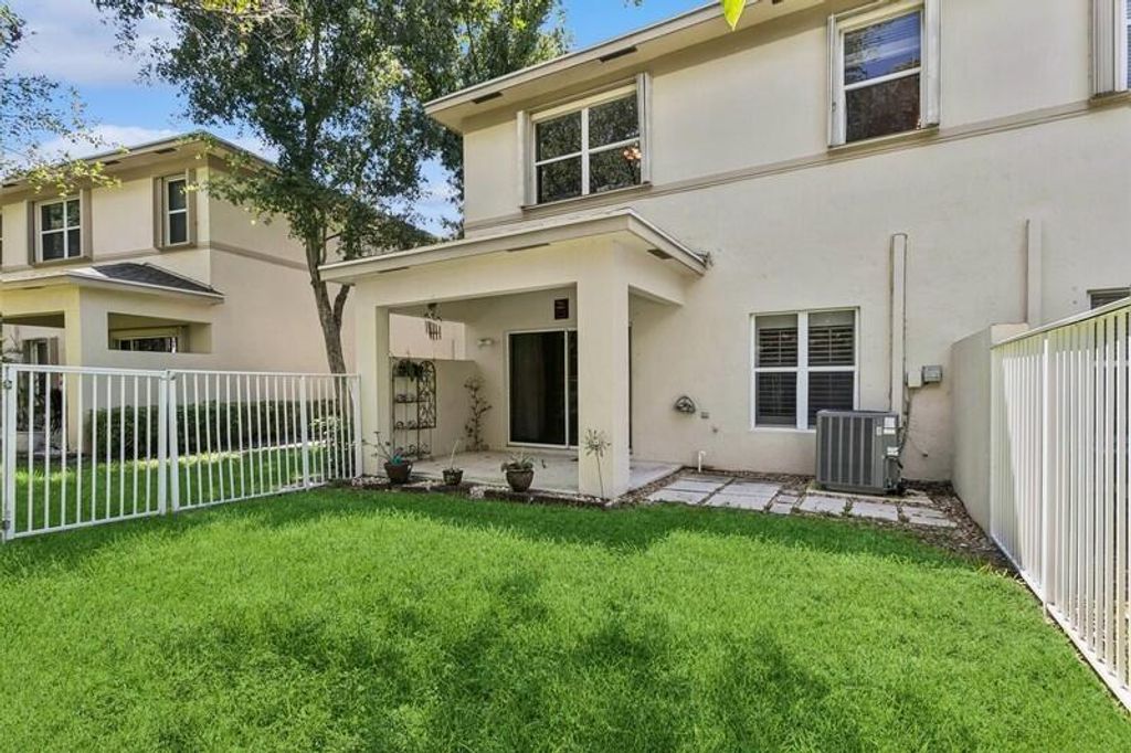 Photo of 315 Spruce Street, Boynton Beach, FL 33426 (MLS # R11099947)