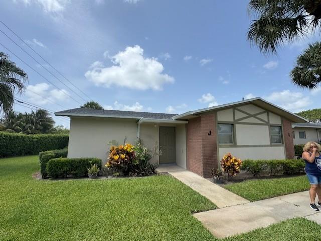 INVESTORS TAKE NOTICE, MAKE OFFERS!! Full Rehab needed on this 1 Bed, 1 Bath Corner Unit Villa in the Barkley section of the 55+ Cresthaven Villas. Well maintained HVAC system and newer roof