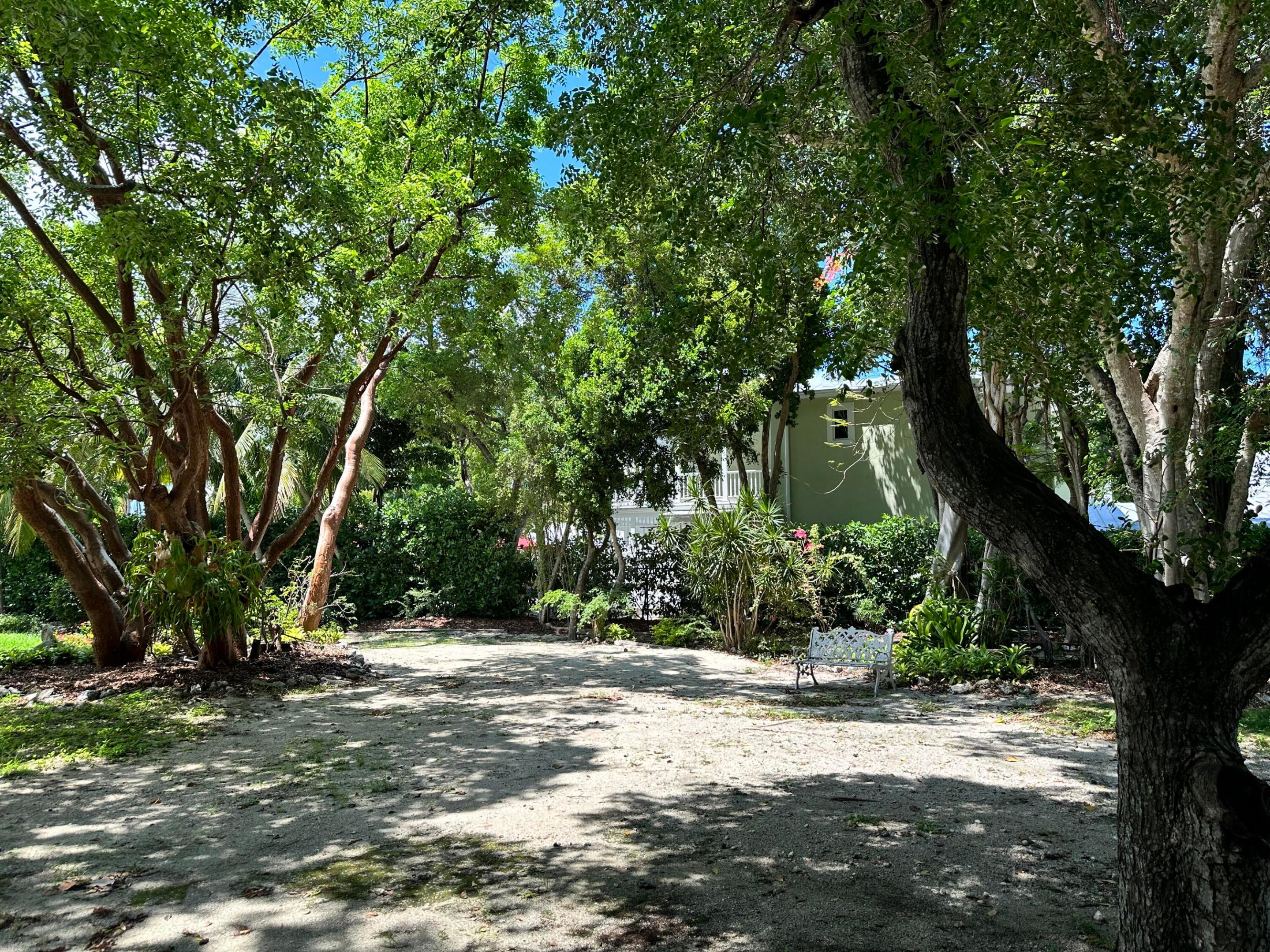 ISLAMORADA, TOWNSITE OF - Residential