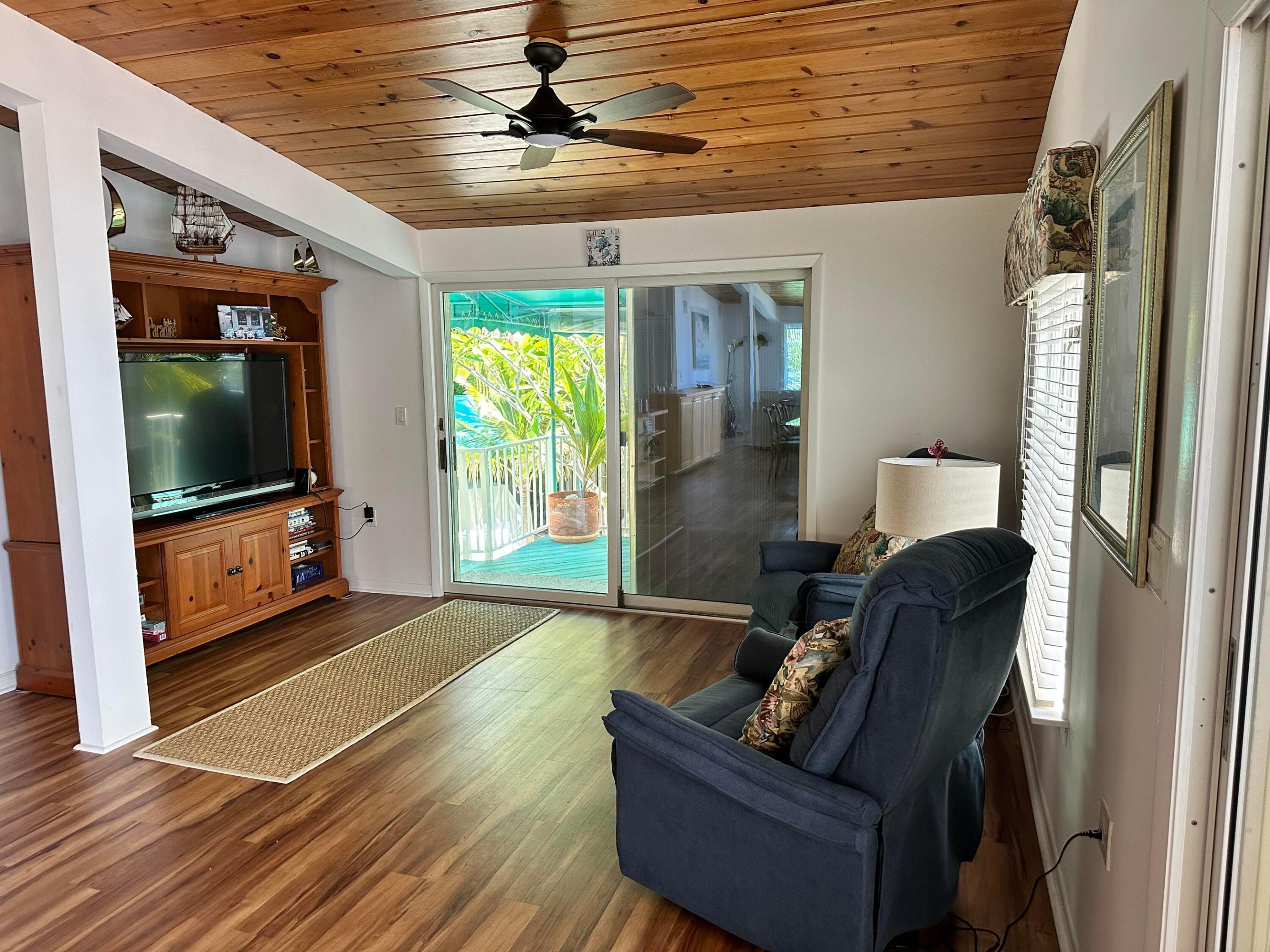 ISLAMORADA, TOWNSITE OF - Residential