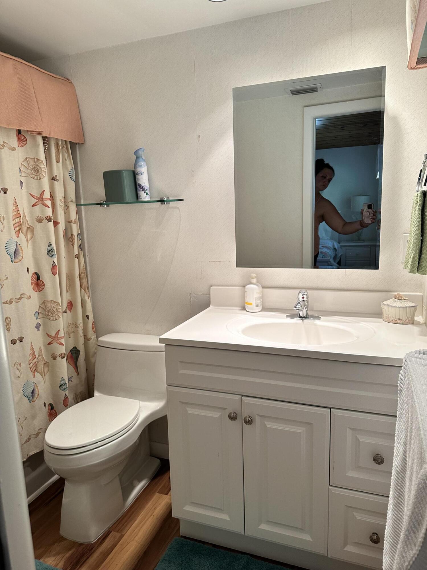 ISLAMORADA, TOWNSITE OF - Residential