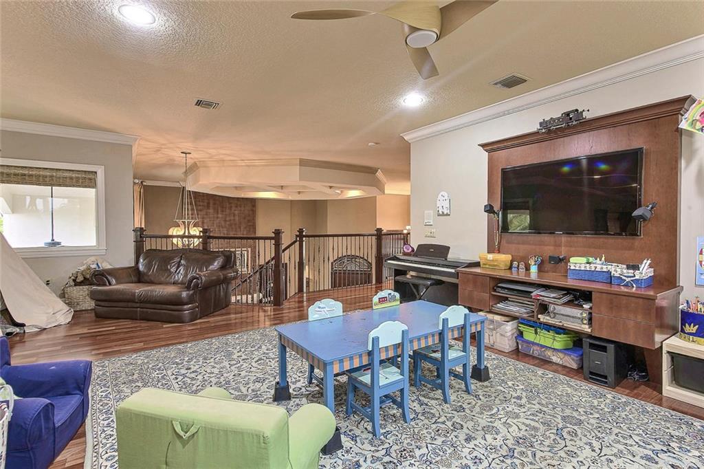 LONG LAKE RANCHES - Residential