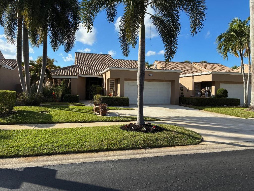 Photo of 11083 Applegate Lane, Boynton Beach, FL 33437 (MLS # R11143678)