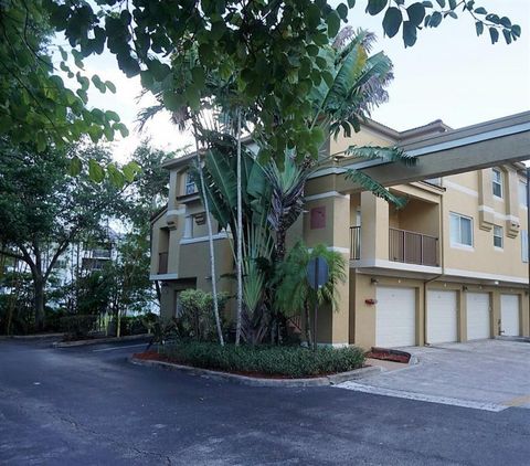 751 N Pine Island 103 Plantation FL 33324