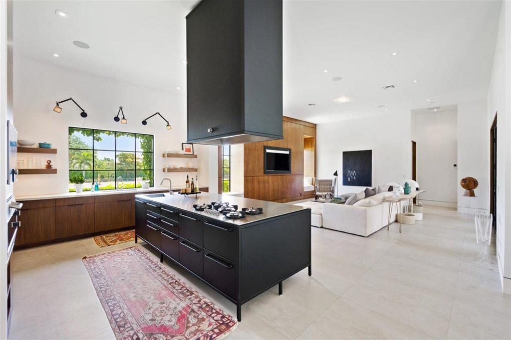 PALM BEACH POINT - Residential