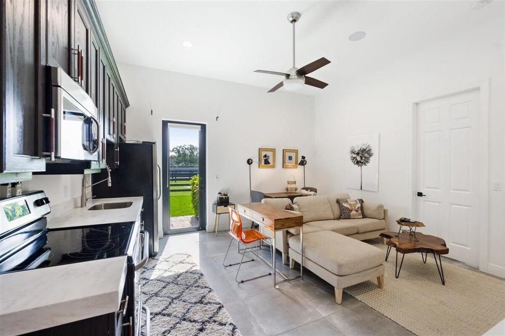 PALM BEACH POINT - Residential