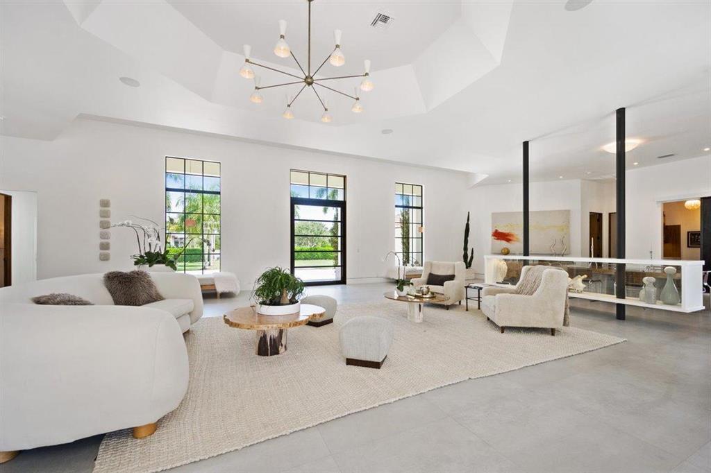 PALM BEACH POINT - Residential