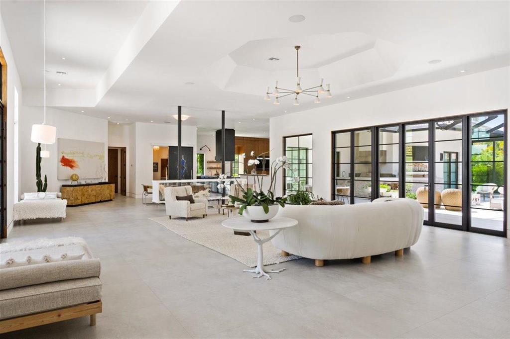 PALM BEACH POINT - Residential