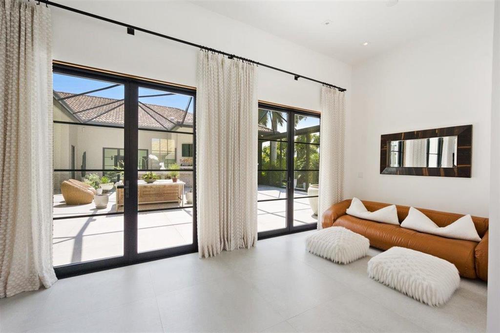 PALM BEACH POINT - Residential