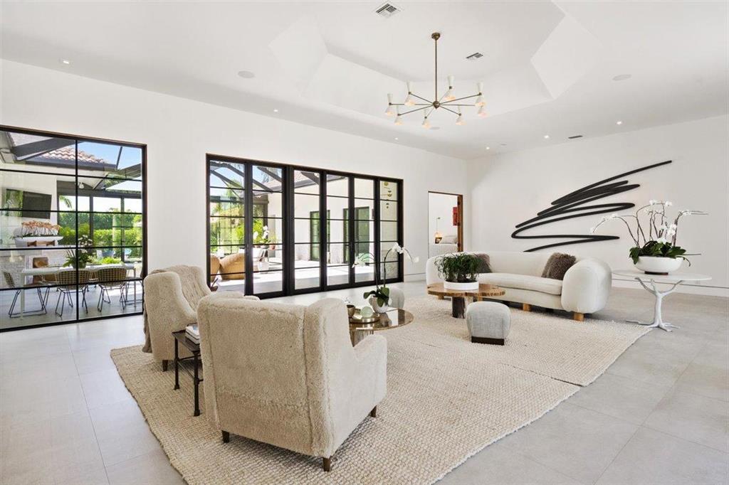 PALM BEACH POINT - Residential