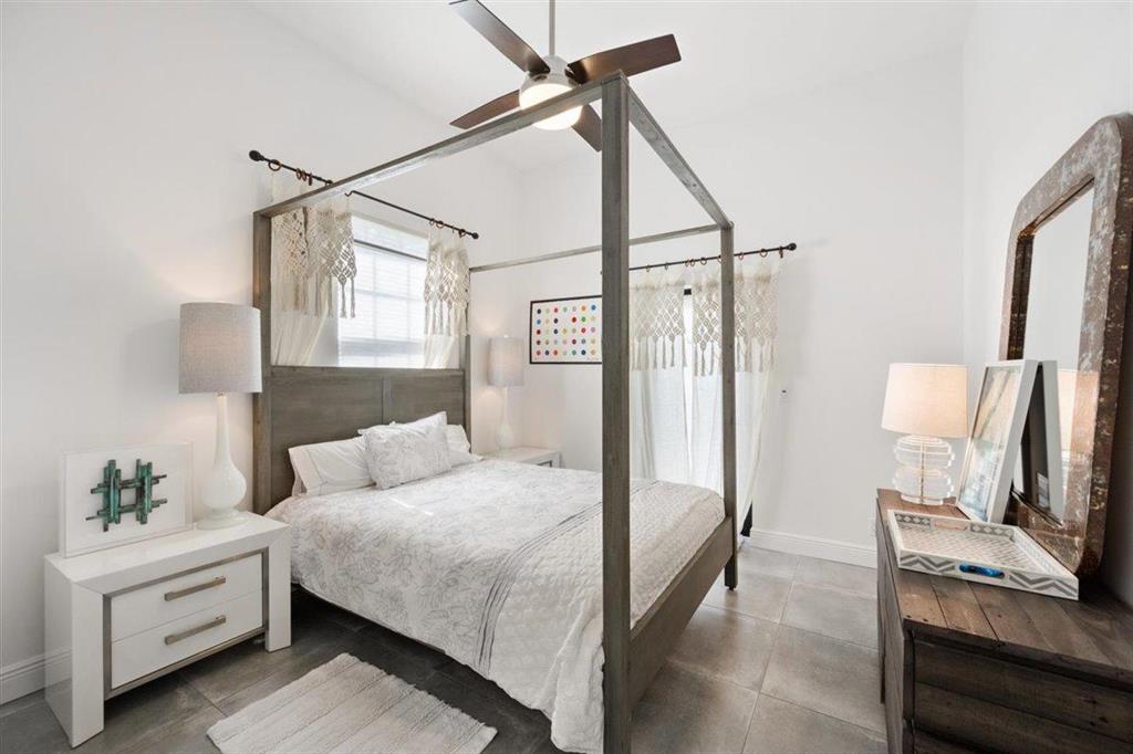 PALM BEACH POINT - Residential