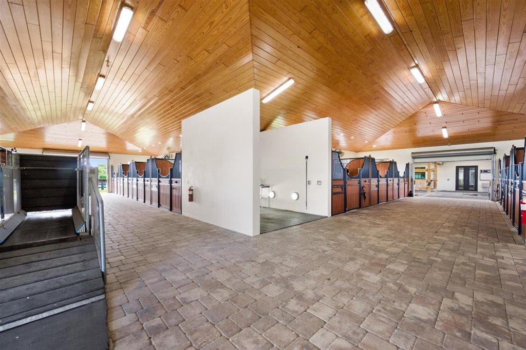 PALM BEACH POINT - Residential