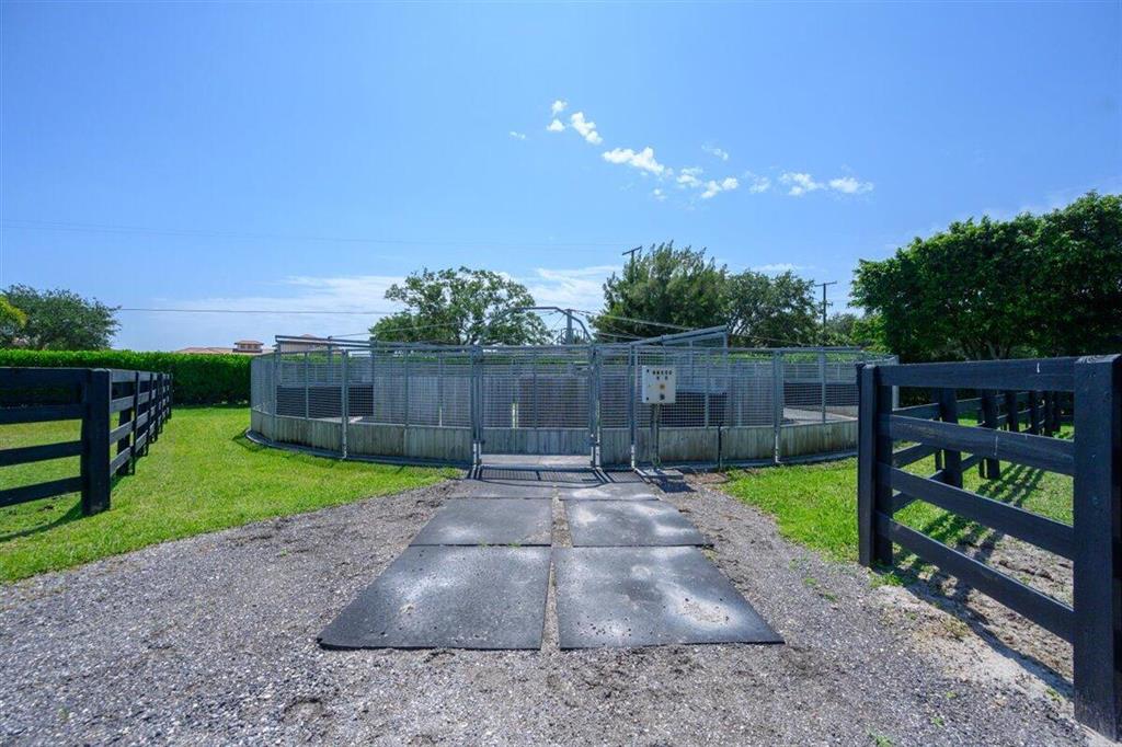 PALM BEACH POINT - Residential