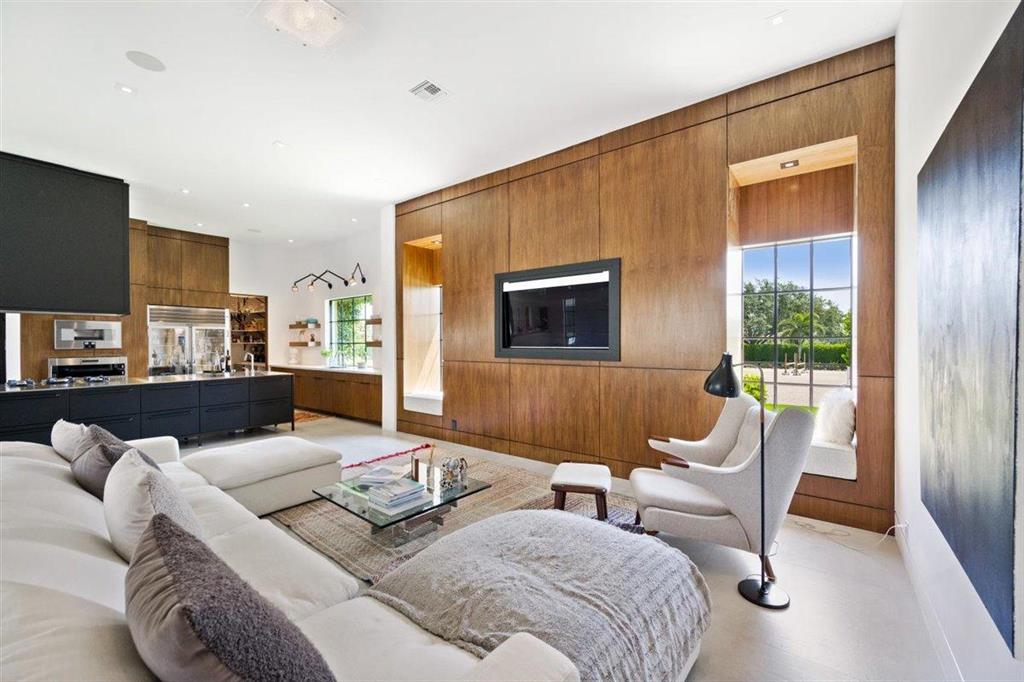 PALM BEACH POINT - Residential