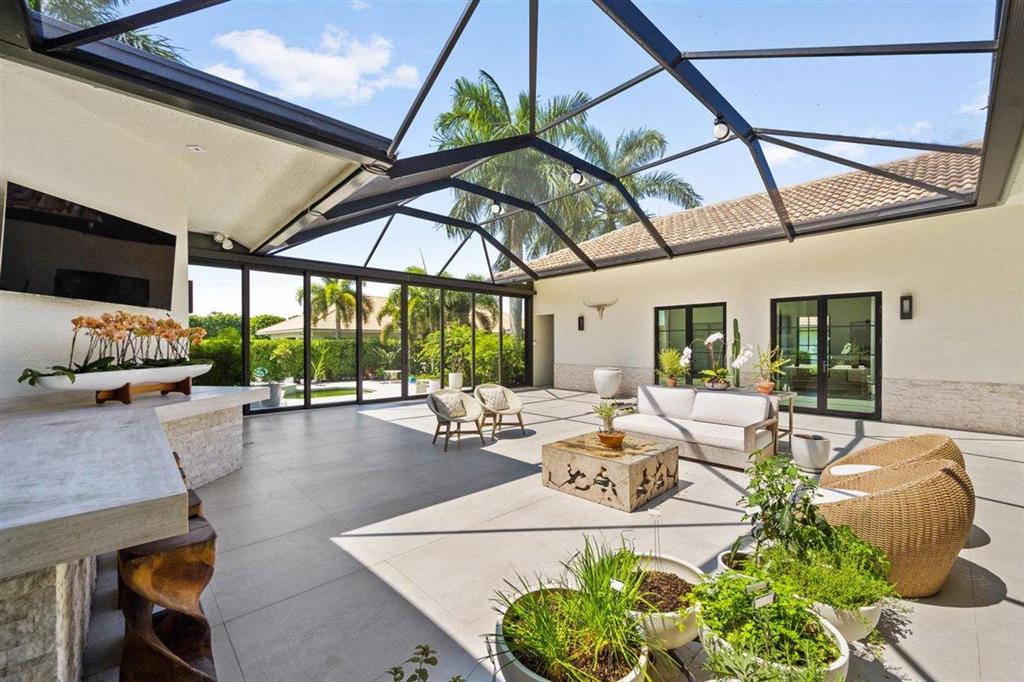 PALM BEACH POINT - Residential