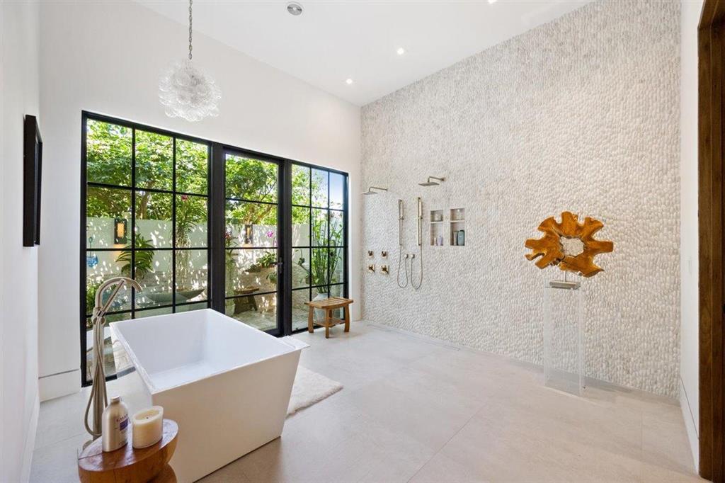 PALM BEACH POINT - Residential