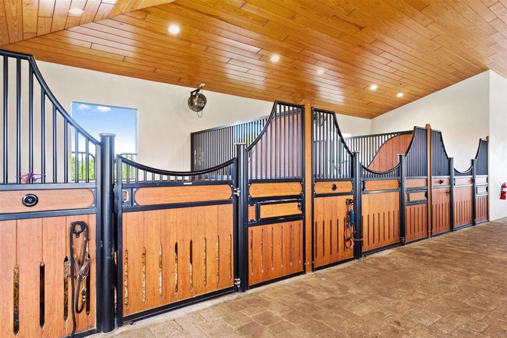 PALM BEACH POINT - Residential