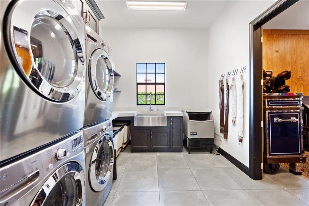 PALM BEACH POINT - Residential