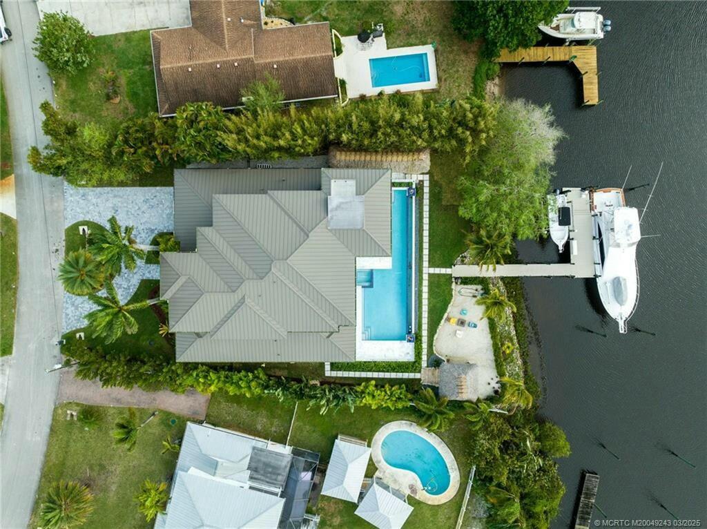 HIDEAWAY ISLES - Residential