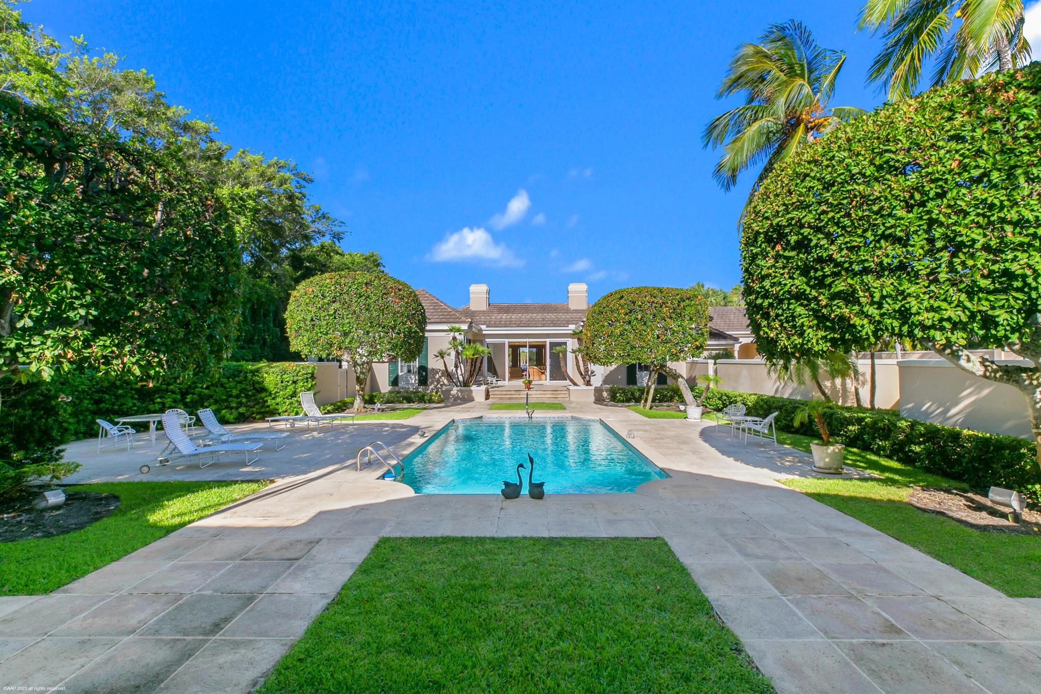 ISLAND BEACH - Residential