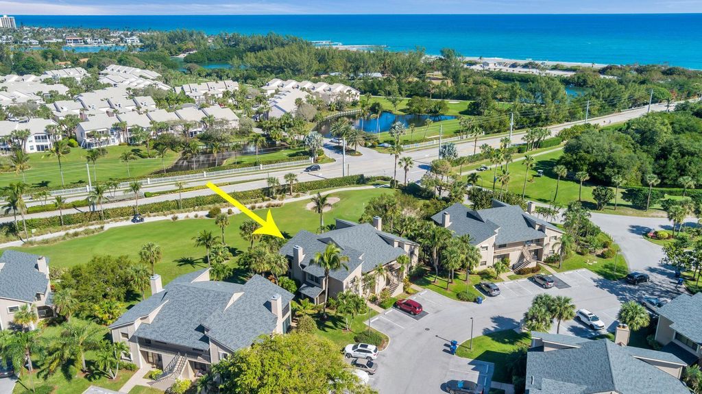 Photo of 204 Clubhouse Circle, Jupiter, FL 33477 (MLS # R10955963)