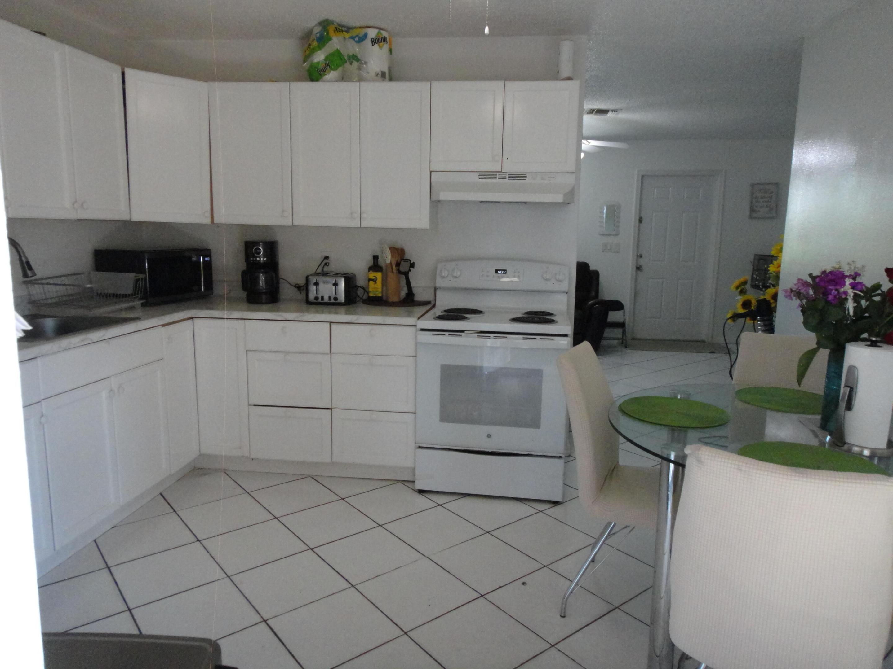 VILLAS OF PALM BEACH 2 - Residential