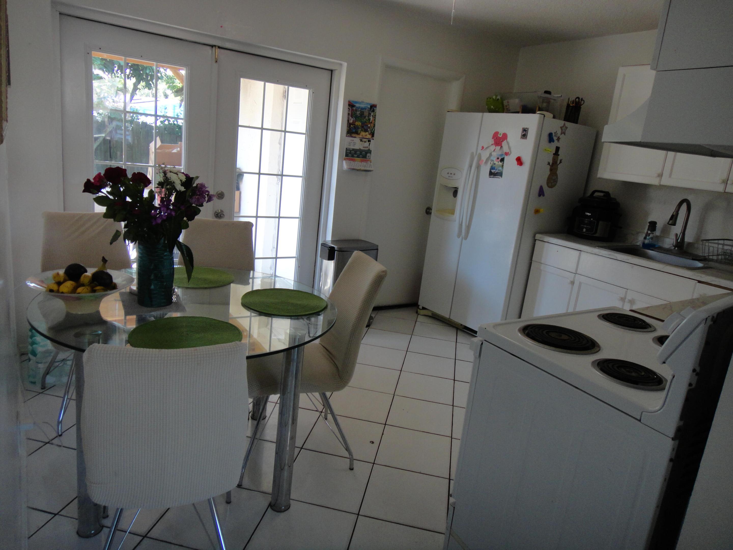 VILLAS OF PALM BEACH 2 - Residential