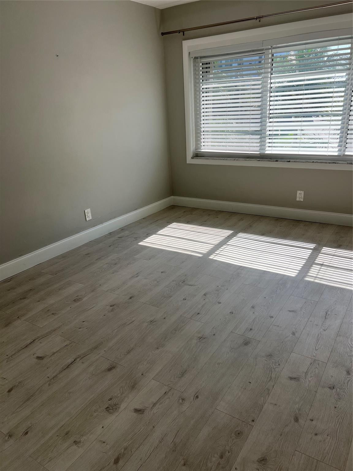 GABLE ARMS CONDO - Residential Lease
