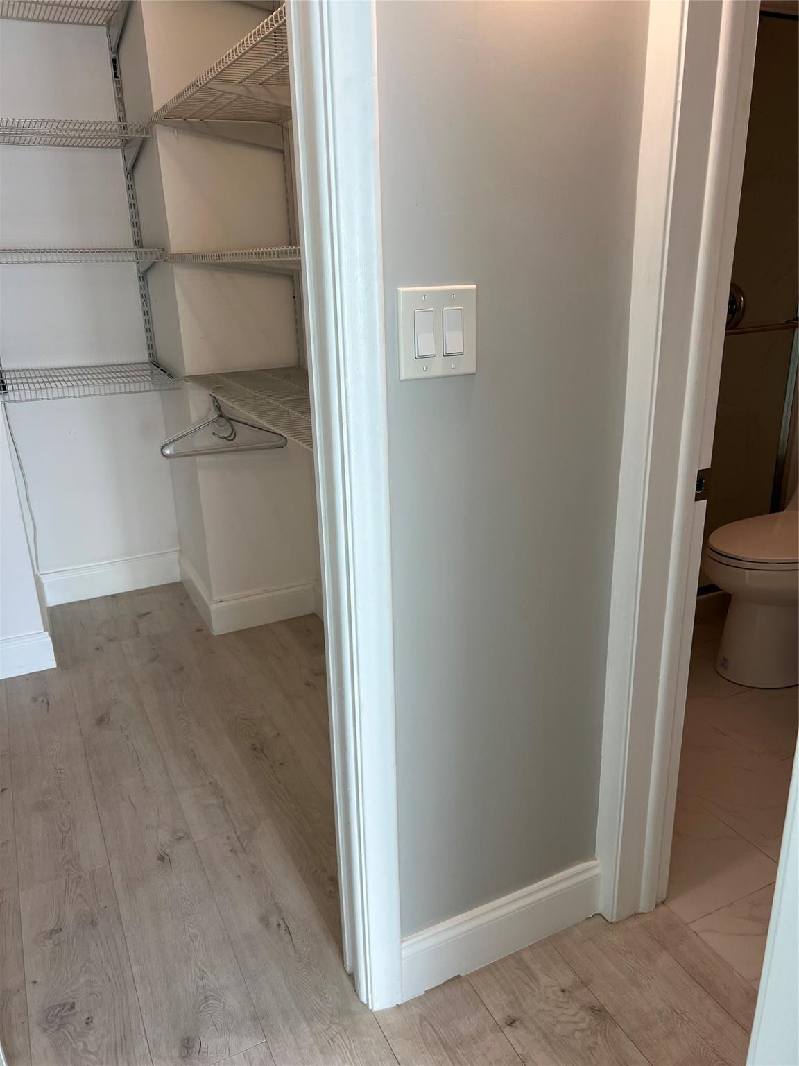 GABLE ARMS CONDO - Residential Lease